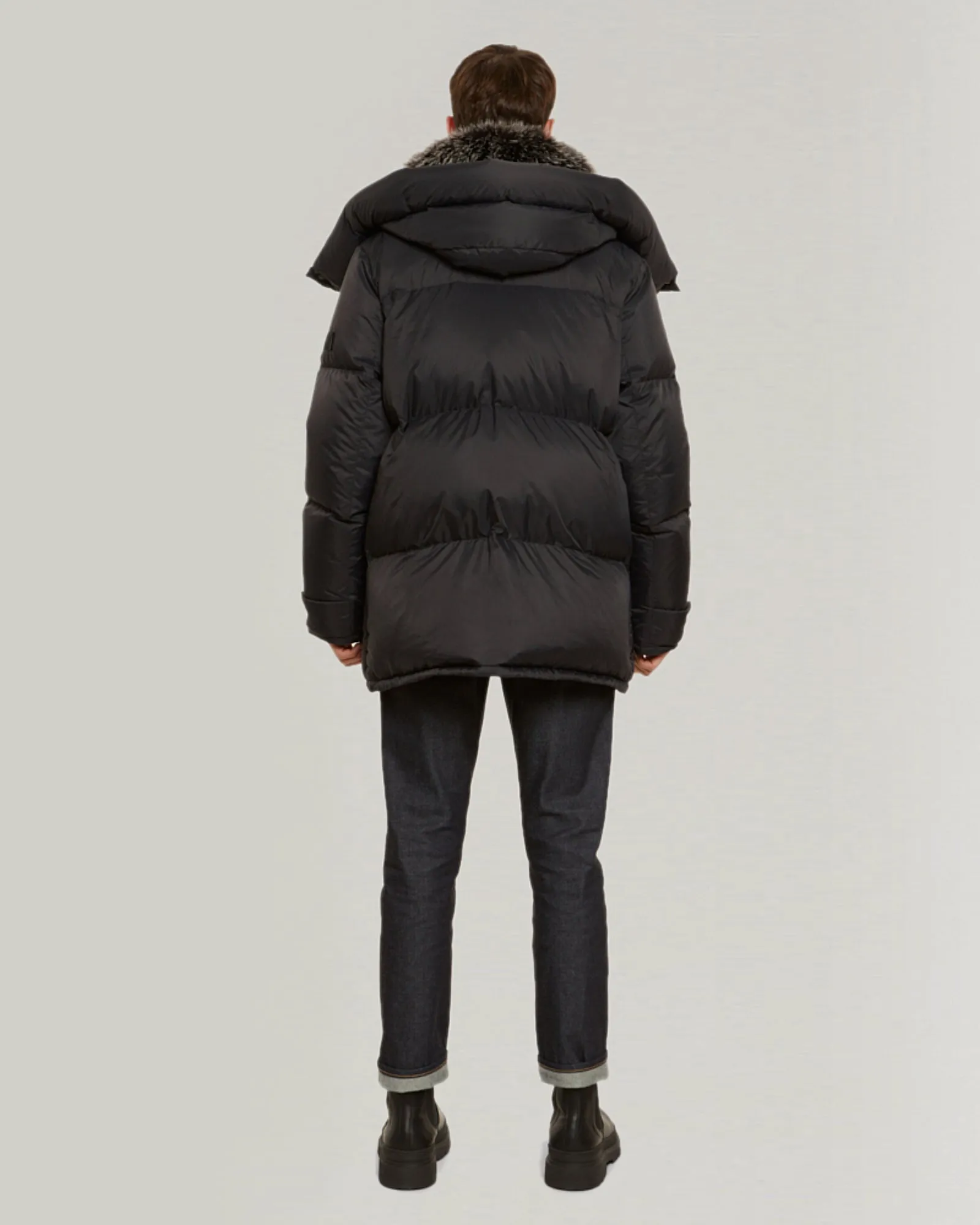 Down jacket in ultra light nylon and fox fur
