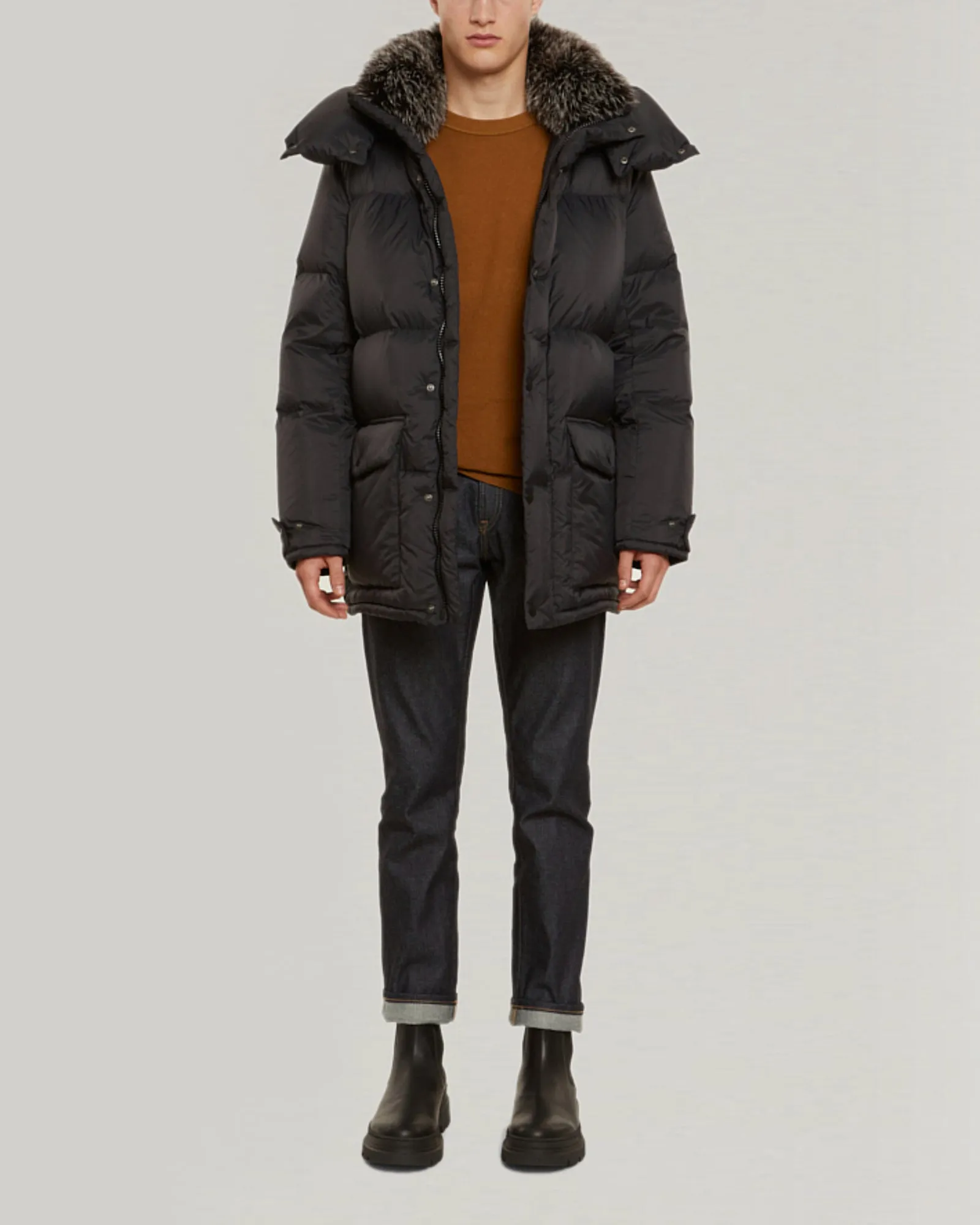 Down jacket in ultra light nylon and fox fur