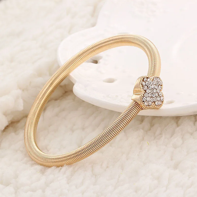 New Women's Casual fashion Wristwatch Luxury rhinestone Bracelets strap Quartz watches Ladies Bracelet Watch Sets dress Watches